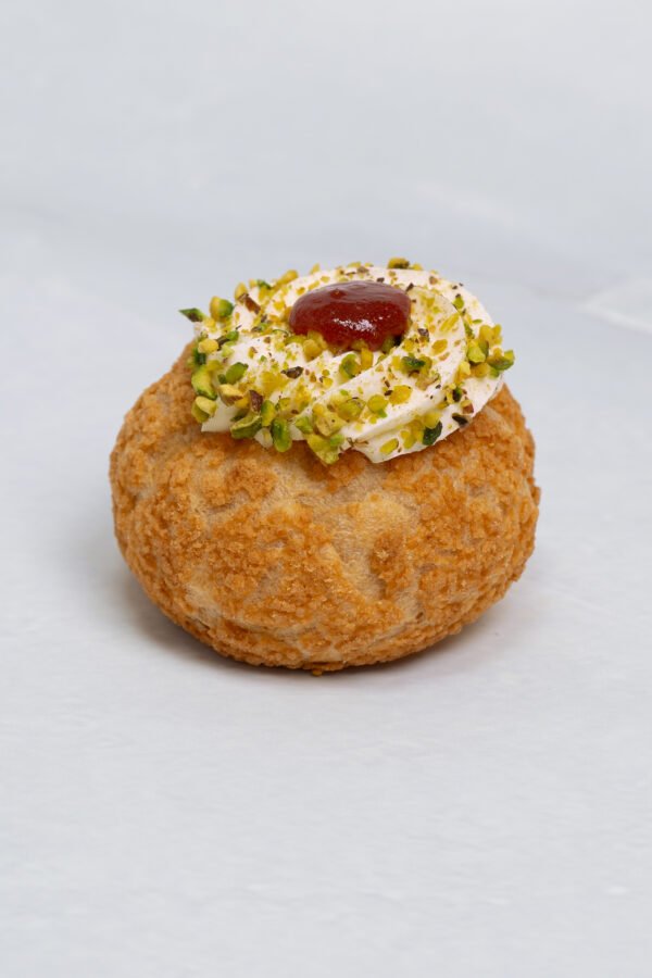 Choux Pistacho Frutilla